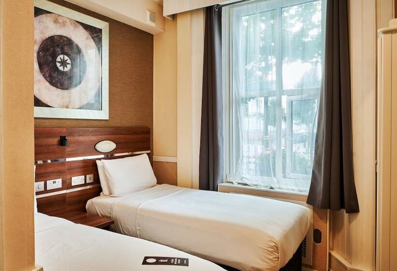 Huttons Hotel, Victoria London