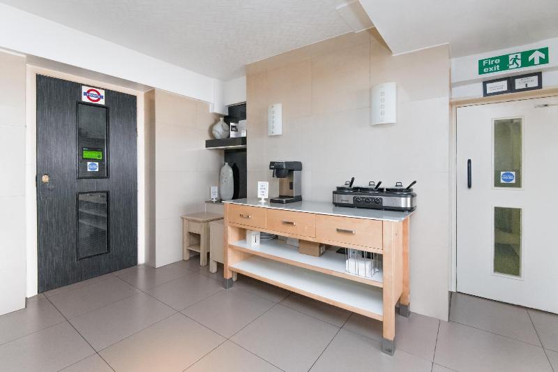 Huttons Hotel, Victoria London