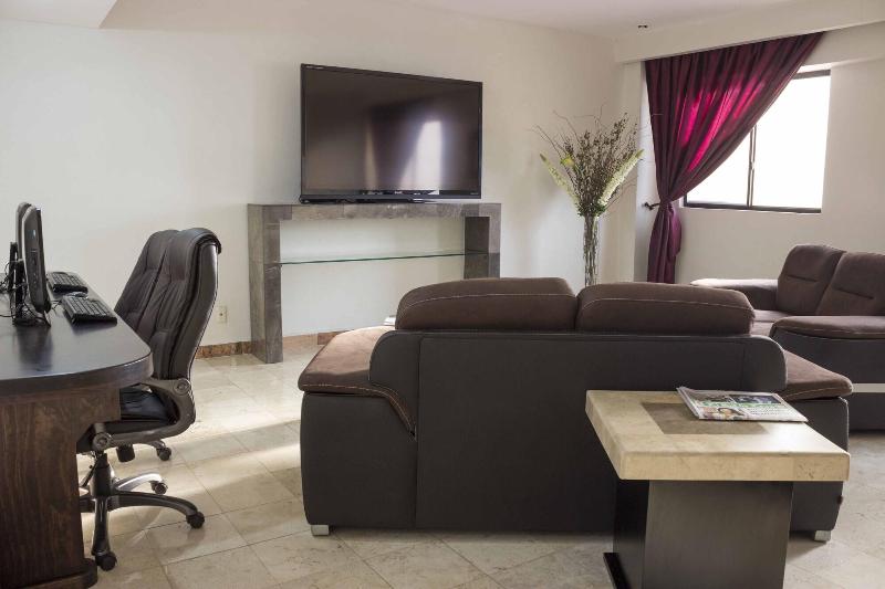 هتل Imperio De Angeles Executive Leon By Real De Minas Business Class