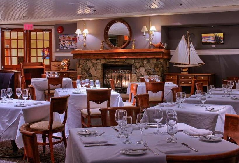 בית מלון כפרי Poets Cove Resort & Spa