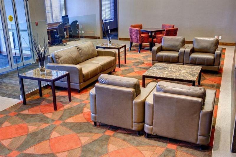 Radisson Hotel & Suites Fort Mcmurray