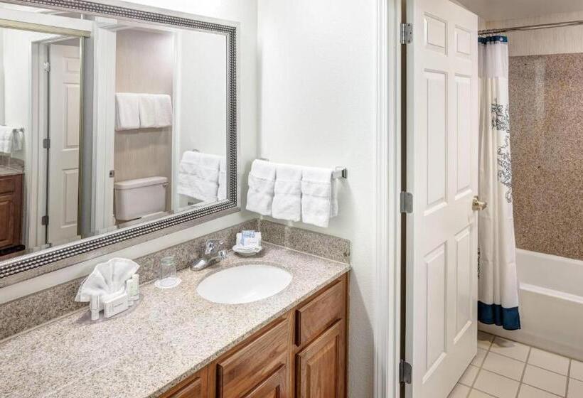 هتل Residence Inn Kansas City Country Club Plaza