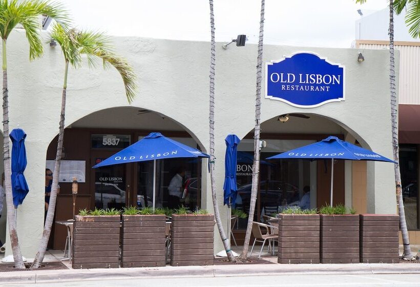 هتل Rodeway Inn South Miami Coral Gables