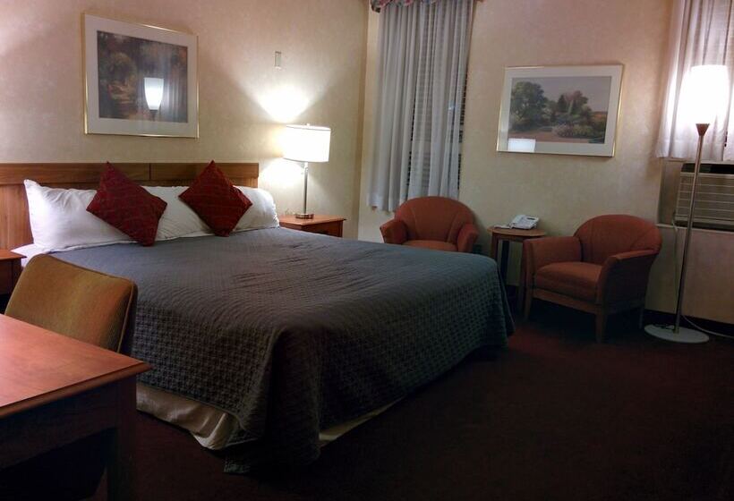 Отель Royal Inn & Suites