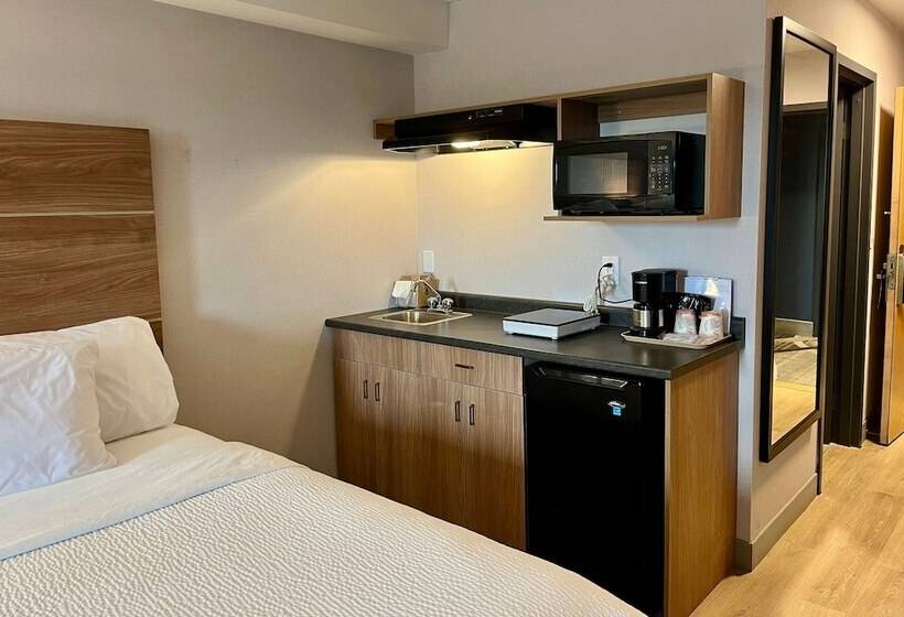 בית מלון כפרי Super 8 By Wyndham Cornwall On