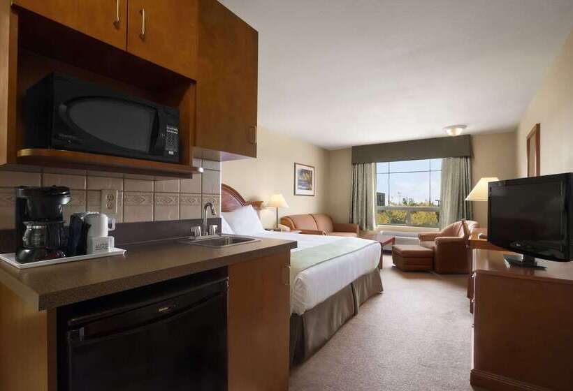 בית מלון כפרי Super 8 By Wyndham Fort St. John Bc