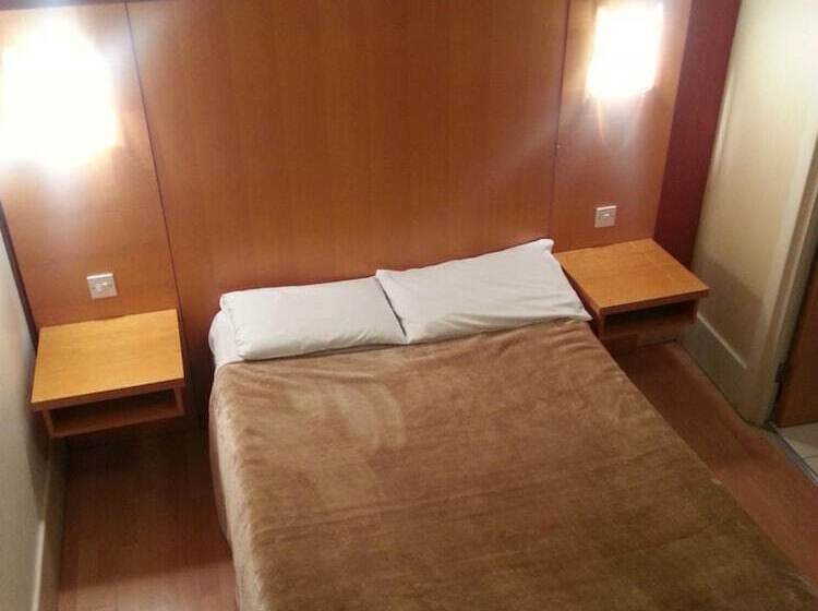 בית מלון כפרי Berkeley Court