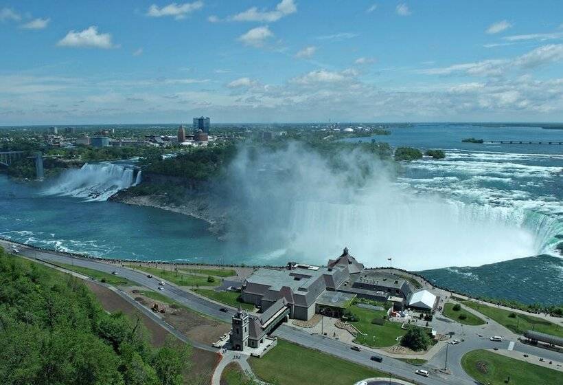 Tower Hotel At Fallsview