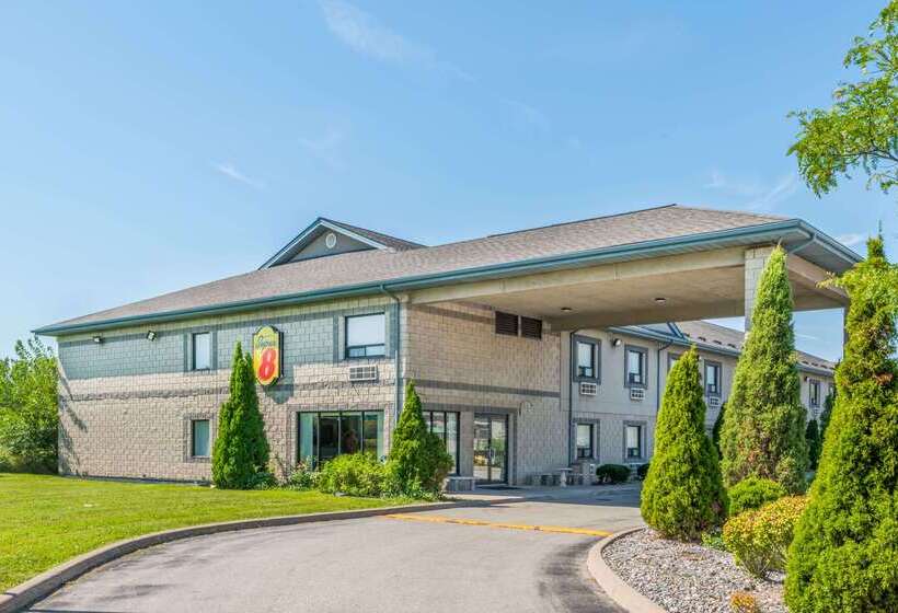 مُتل Super 8 By Wyndham Ambassador Bridge Windsor On