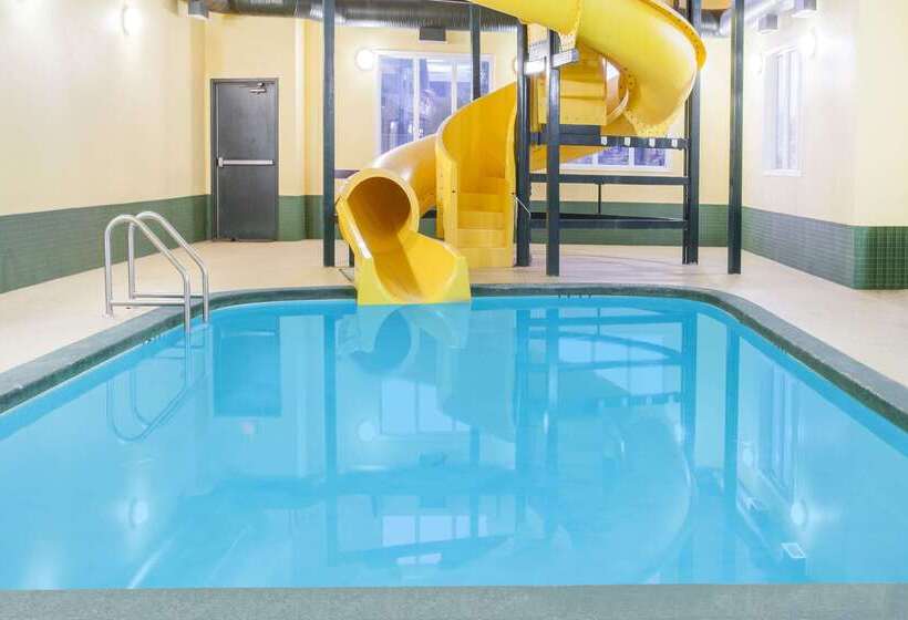 فندق على الطريق Super 8 By Wyndham Meadow Lake