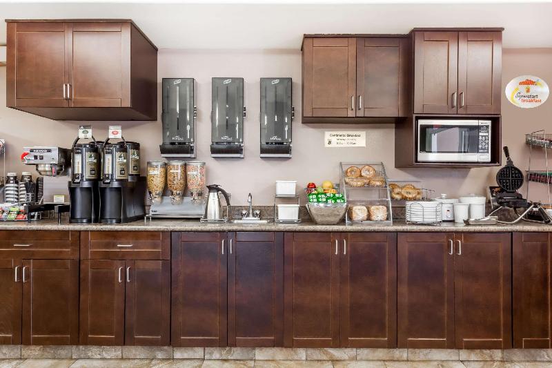 مُتل Super 8 By Wyndham Saskatoon Near Saskatoon Airport