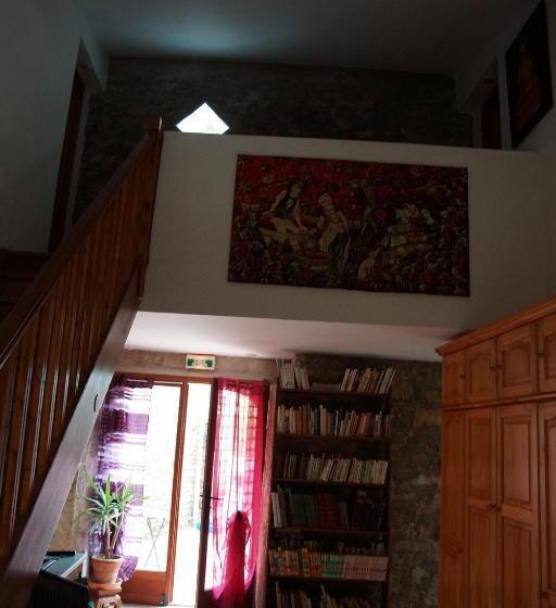 ベッドアンドブレックファースト Chambres D´hôtes Prieuré D Orniols