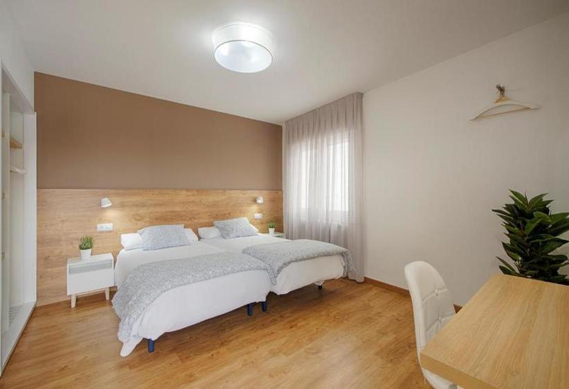 تختخواب و صبحانه Hostal Restaurante Lugano