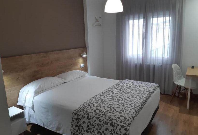 تختخواب و صبحانه Hostal Restaurante Lugano