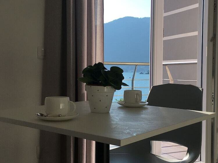 ベッドアンドブレックファースト Tramonti E Lago