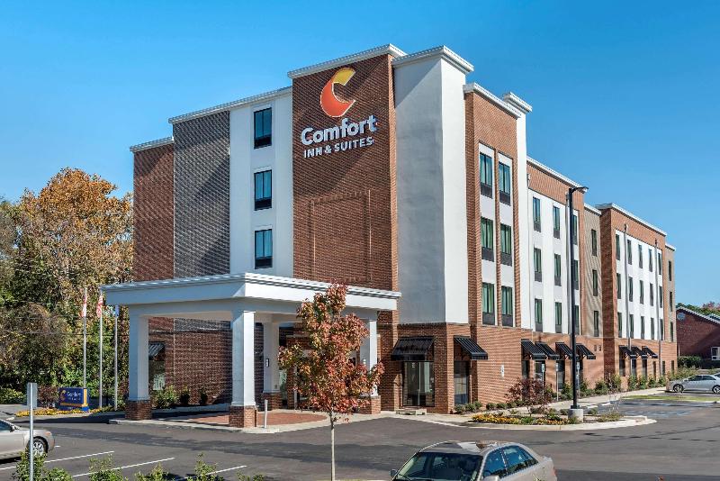 هتل Comfort Inn & Suites Downtown Near University