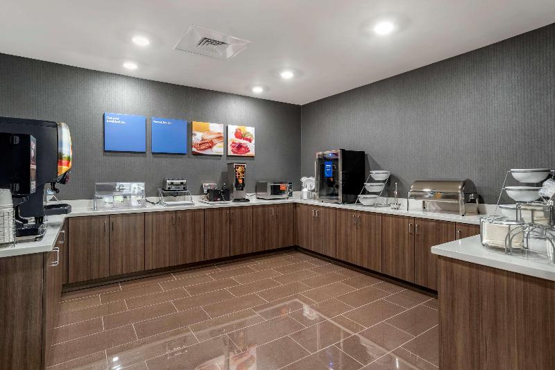 هتل Comfort Inn & Suites Downtown Near University