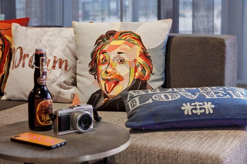 בית מלון כפרי Moxy Bern Expo