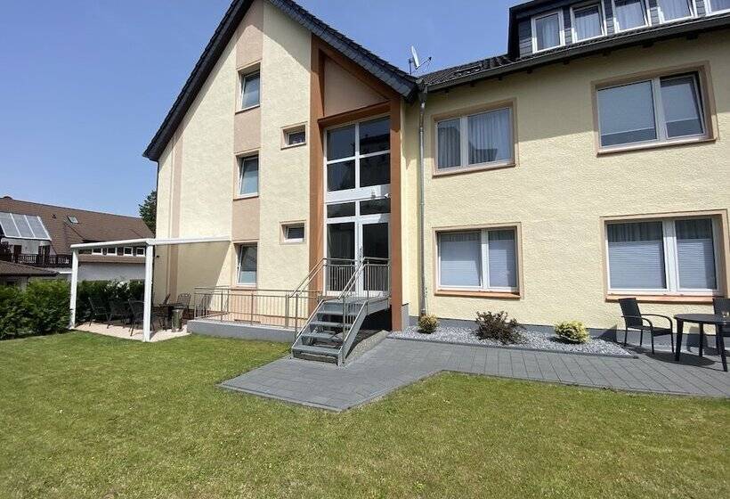 بنسيون Gästehaus Am Kurpark