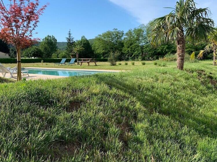 بنسيون Gîtes Chez Antonin