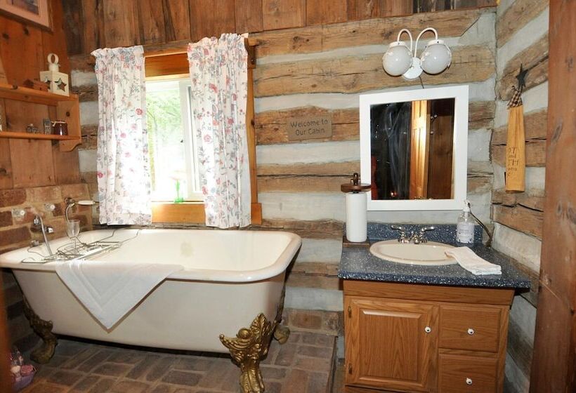 Pondview Cabin   Log Cabin Retreat