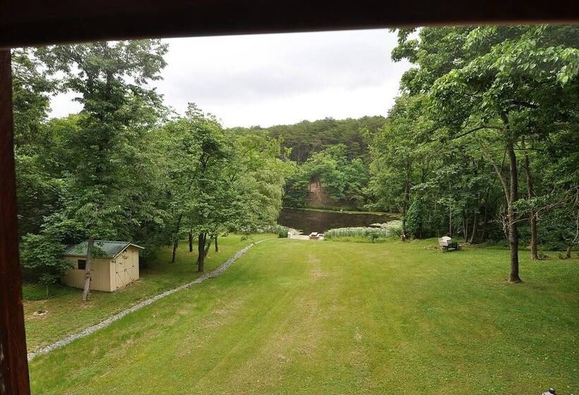 Pondview Cabin   Log Cabin Retreat