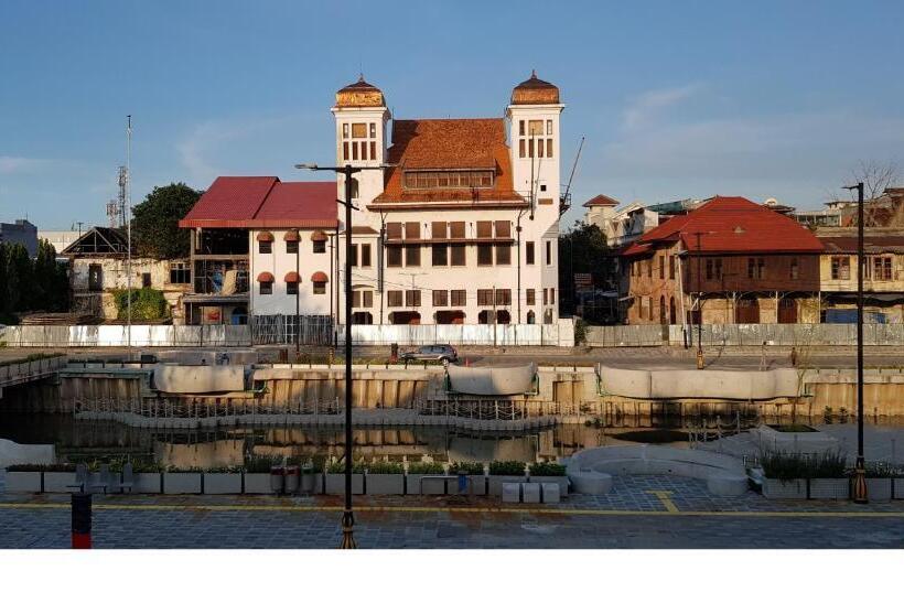 هتل Dequr Jakarta Kota