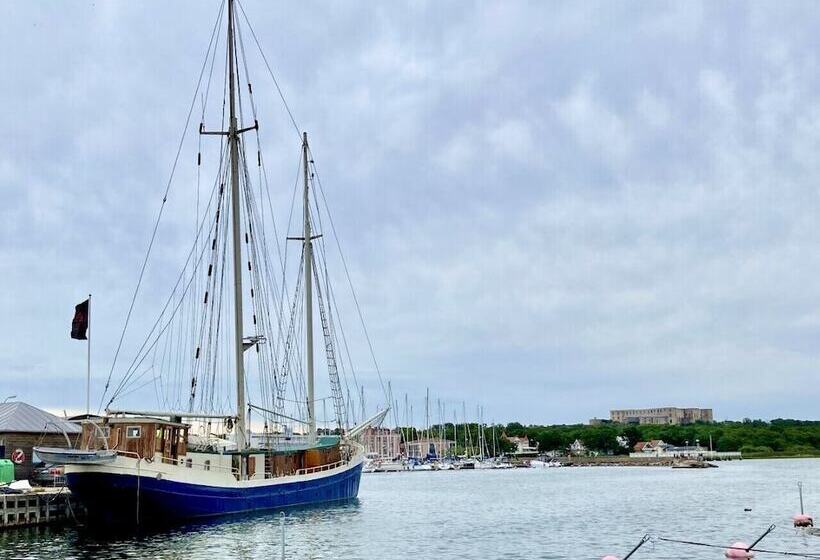 هتل Segelfartyget Libelle