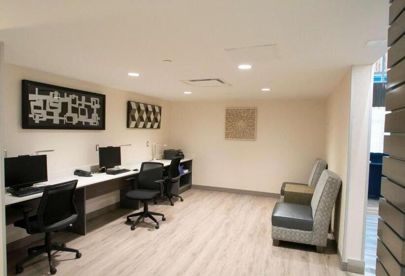 מוטל Best Western Plus Prince George