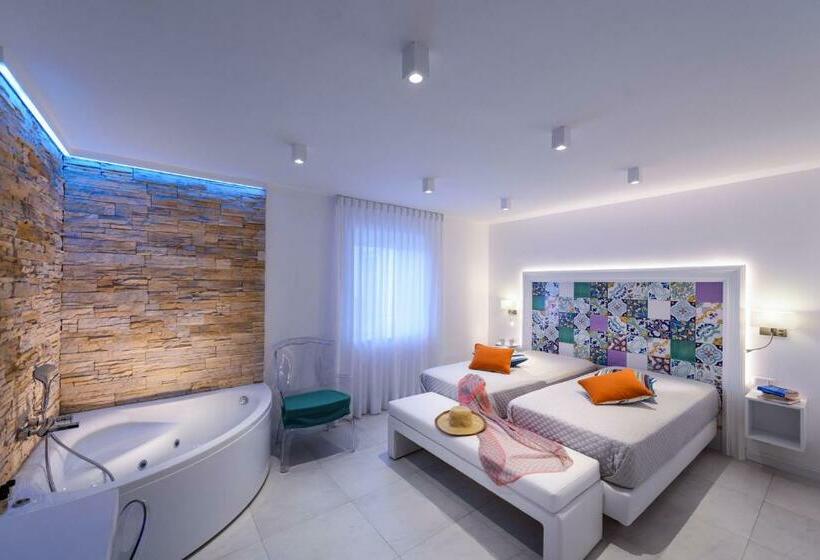 Отель Amalfi Suite Boutique
