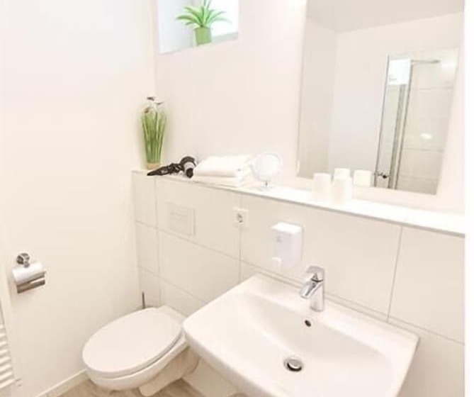 צימר Prima Inn Hotel & Hof Neuruppin   Digitales & Rezeptionsloses Motel