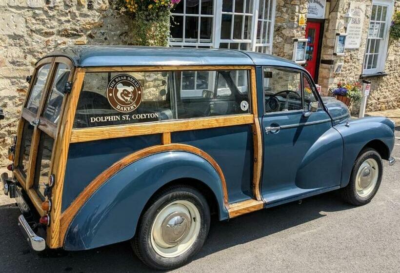 Bed and Breakfast The Bear Bread Bakery, Boutique En Suite Rooms With Breakfast In The Bakery, In The Heart Of Colyton