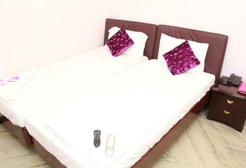 مبيت وإفطار Vaani Villa By Royal Stay