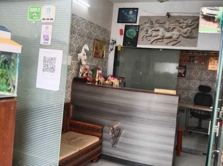 مبيت وإفطار Vaani Villa By Royal Stay