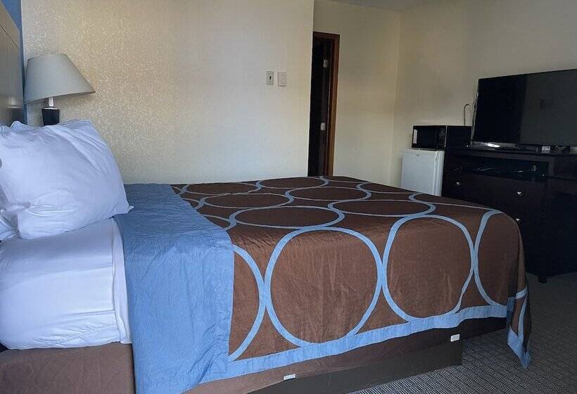 هتل Amerivu Inn & Suites