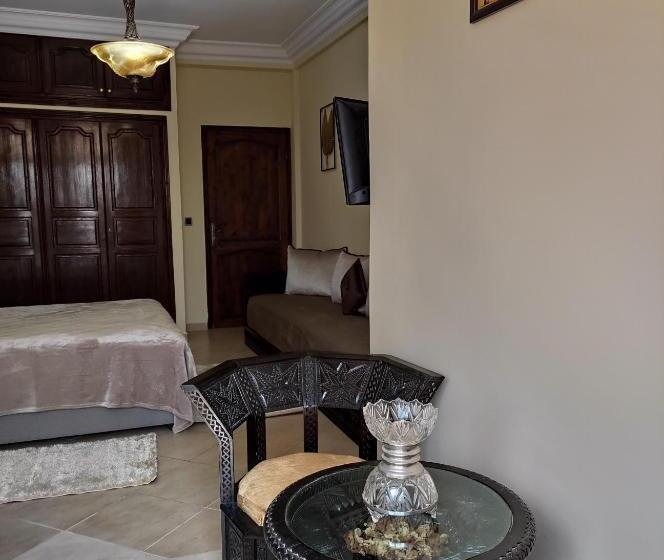 ホテル Equi Palace & Spa Near Aeroport