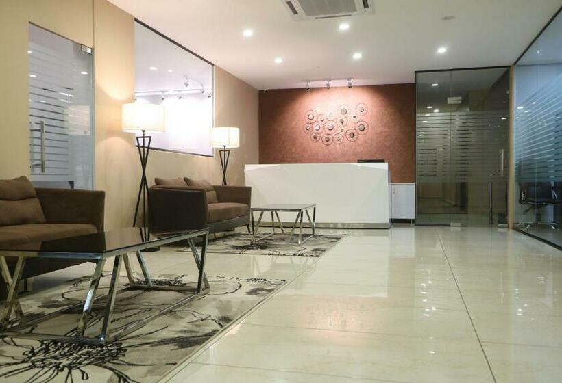 호텔 Flora Suites