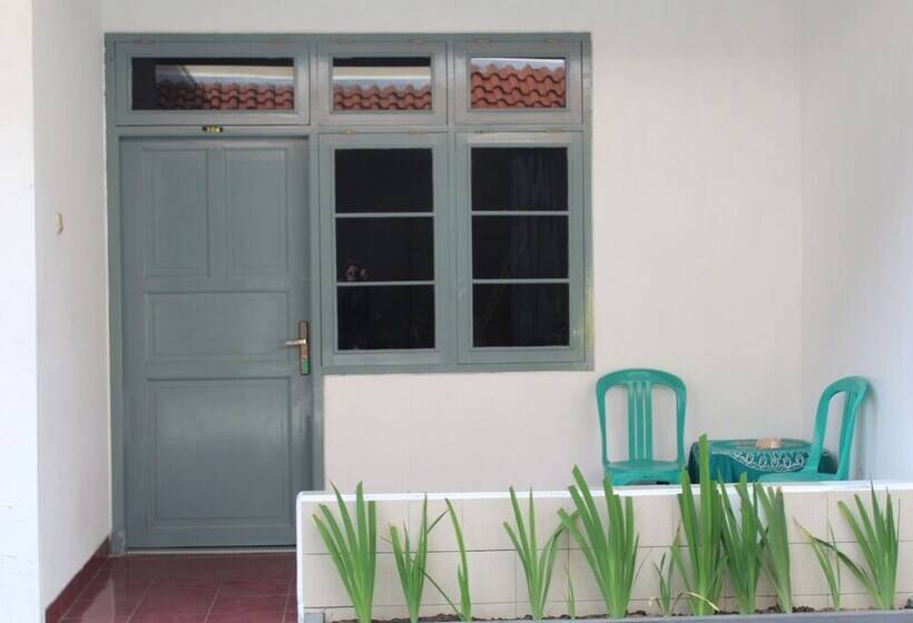 هتل Rajawali Mitra Reddoorz