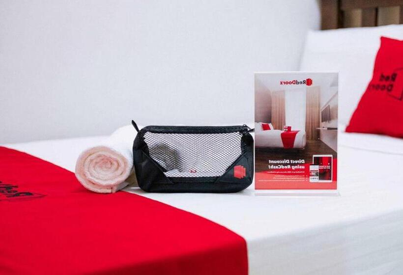 هتل Reddoorz @ Tinggede Area Palu