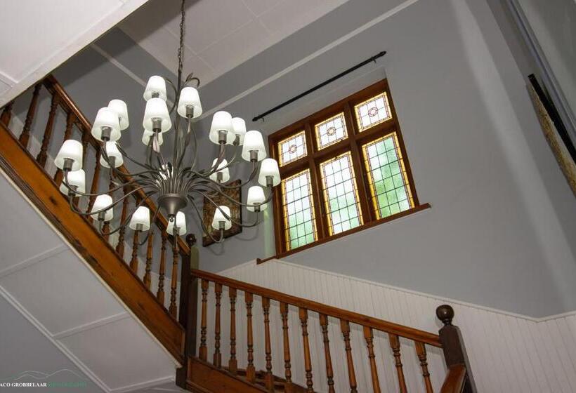 پانسیون Dawson Manor Guest House