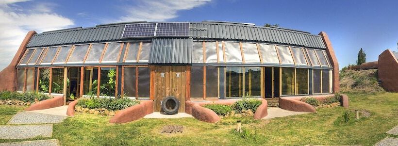 هتل Caliu Earthship Ecolodge
