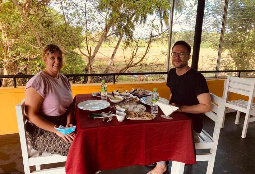 בית מלון כפרי Sethway Village