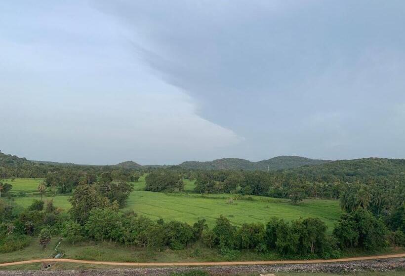 בית מלון כפרי Sethway Village