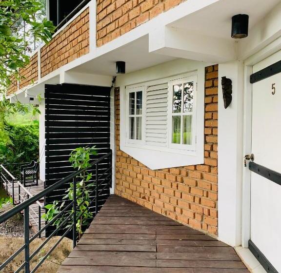 בית מלון כפרי Sethway Village