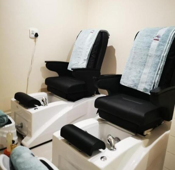 פנסיון Royal Hills Lodge And Spa