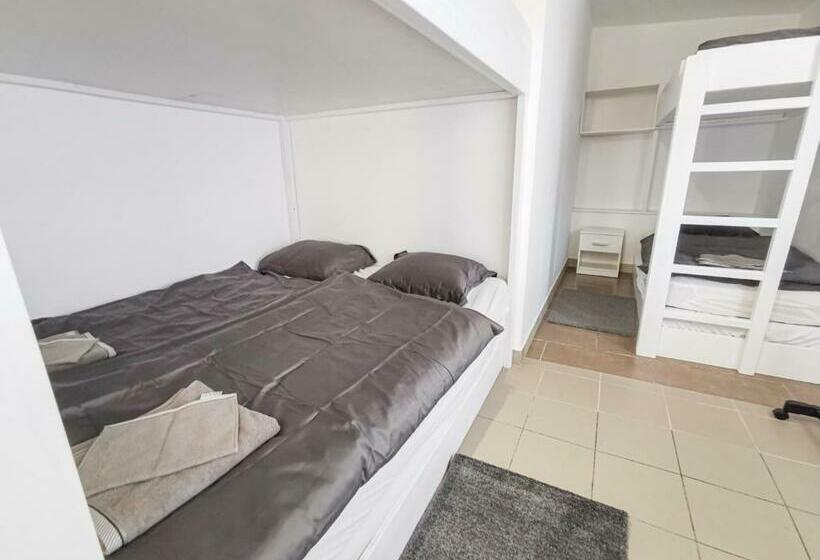 הוסטל Greenfield Apartman