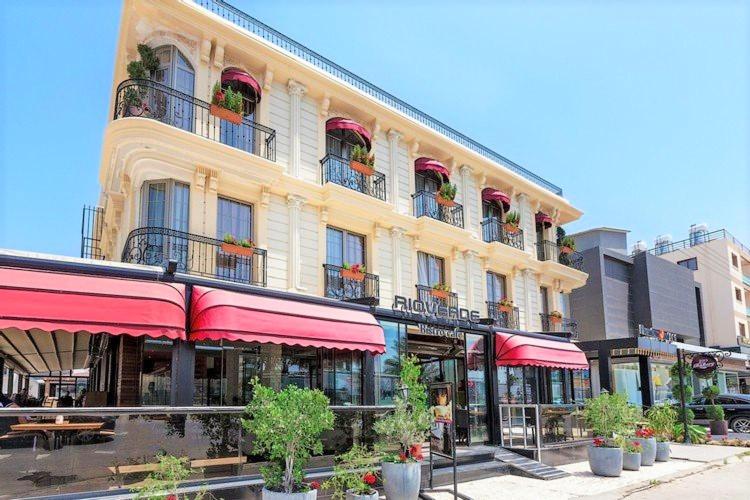 Premium Inn City Hotel & Restaurant Central Shopping Street Location !