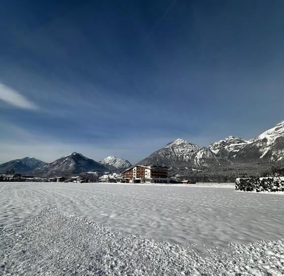 Отель Cafe Zillertal