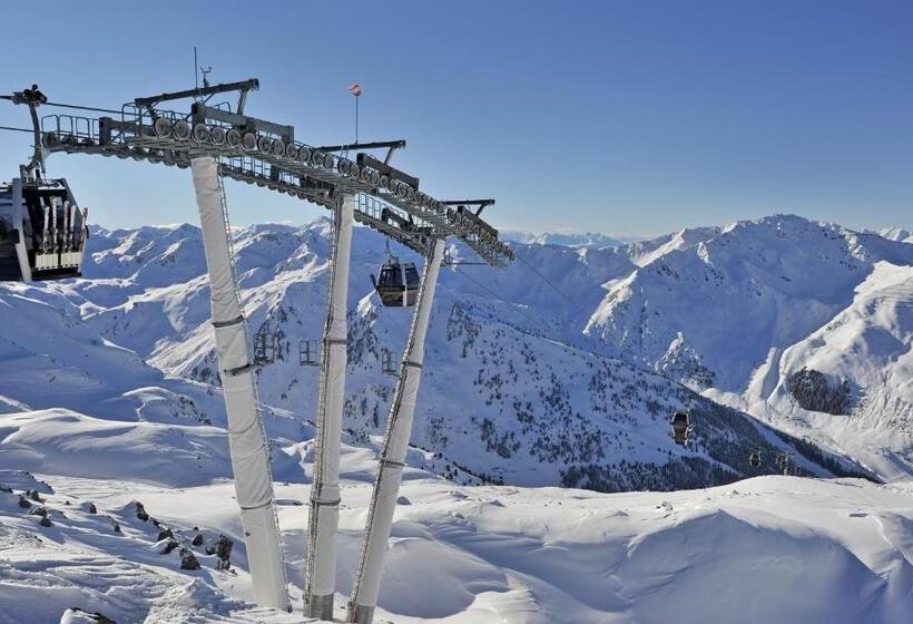 Отель Cafe Zillertal