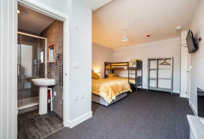 ホテル Rooms At Number 4